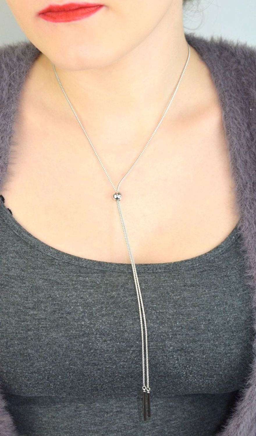 Elegancki srebrny naszyjnik MINET JMAS0296SN70, wykonany ze srebra próby 925, rodowany, długość 70 cm, regulowane zapięcie. Delikatny design idealny do codziennych stylizacji i na wyjątkowe 1.jpg