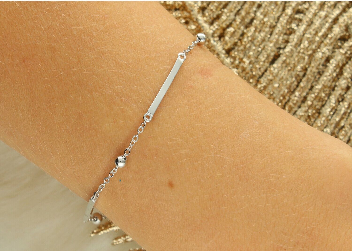 Elegancka srebrna bransoletka damska MINET z prętami i kulkami, rodowana. Regulowana długość 17+3 cm, idealna na co dzień i na specjalne okazje.1.jpg