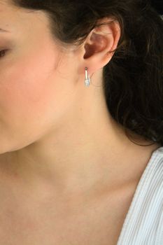 MINET Kolczyki owalne z cyrkoniami Ag 925 (3).jpg