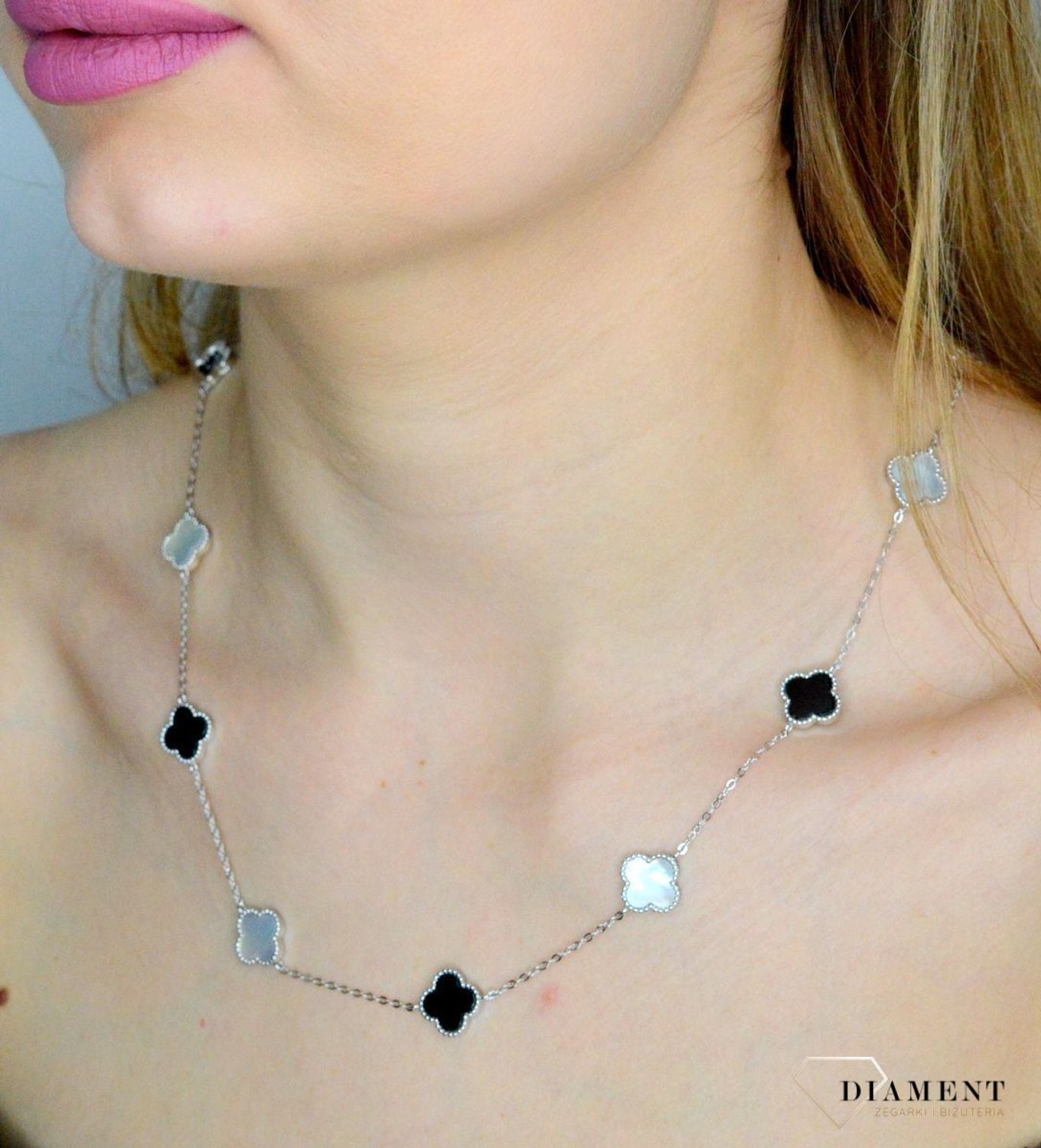 Srebrny naszyjnik damski 925 koniczynka z białą masą perłową i onyksem JMAS7043CN60 (2).jpg