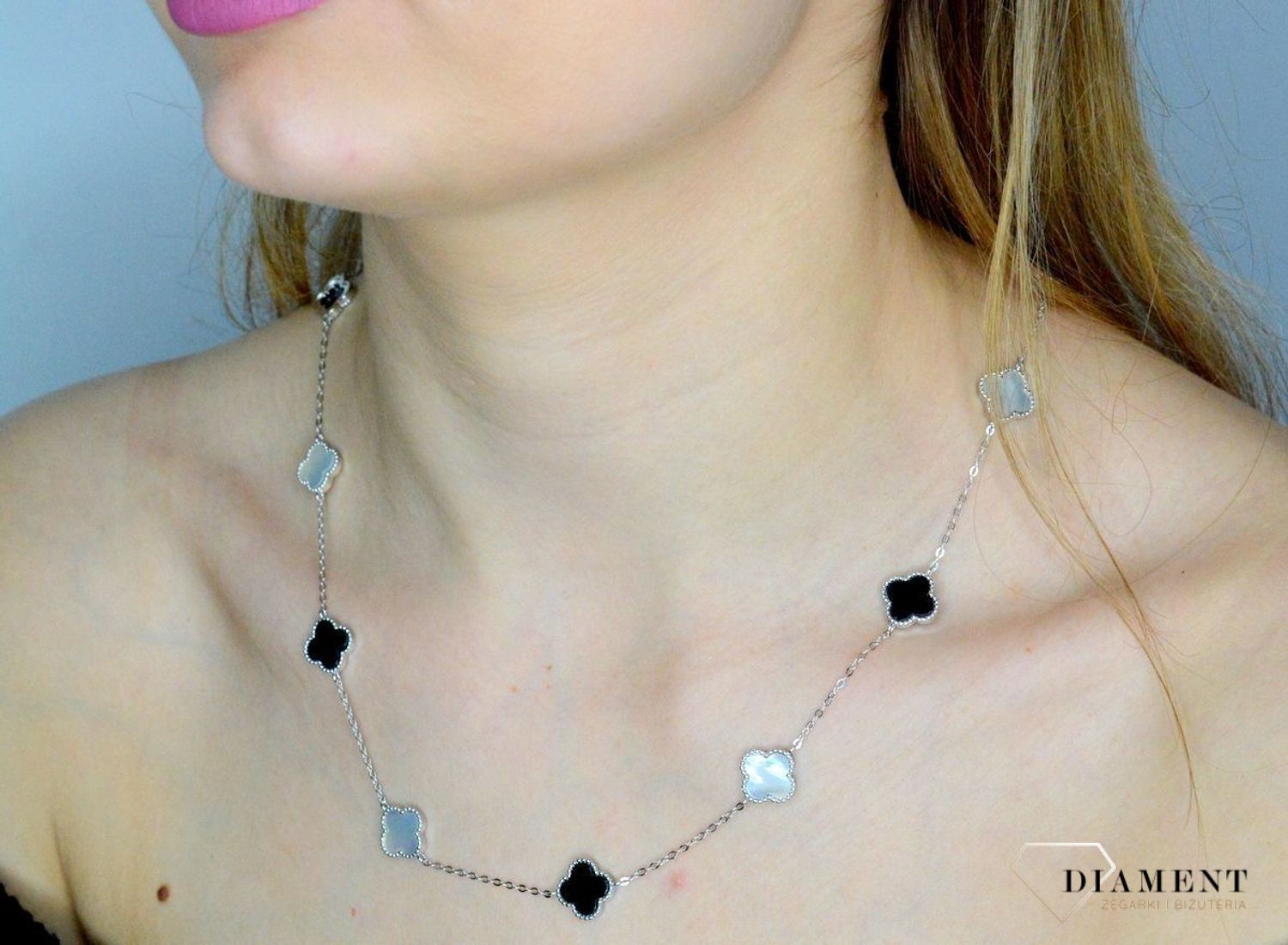 Srebrny naszyjnik damski 925 koniczynka z białą masą perłową i onyksem JMAS7043CN60 (2).jpg