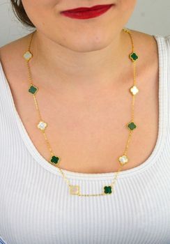 Pozłacany naszyjnik damski z koniczynką z masy perłowej i malachitu. Srebro 925, długość 60 cm, waga 3,05 g. Elegancki, symboliczny i idealny na prezent (4).JPG