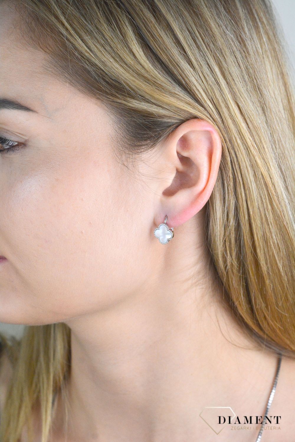 Srebrne kolczyki damskie 925 koniczynki z masą perłową JMAS7043WE00.jpg