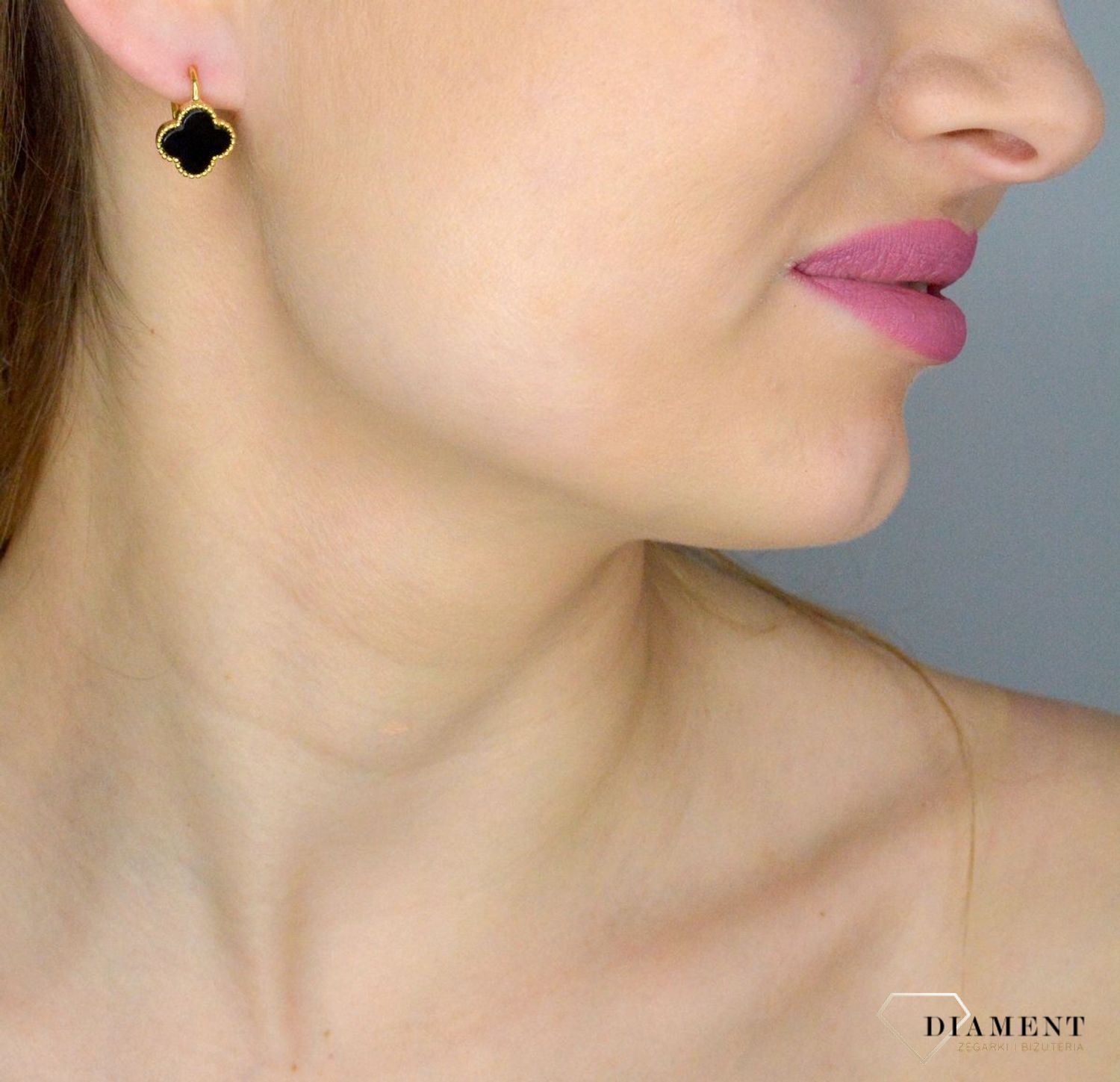 Srebrne kolczyki 925 pozłacane koniczyny z onyksem JMAS7043XE00. Srebrne kolczyki damskie koniczynki.jpg