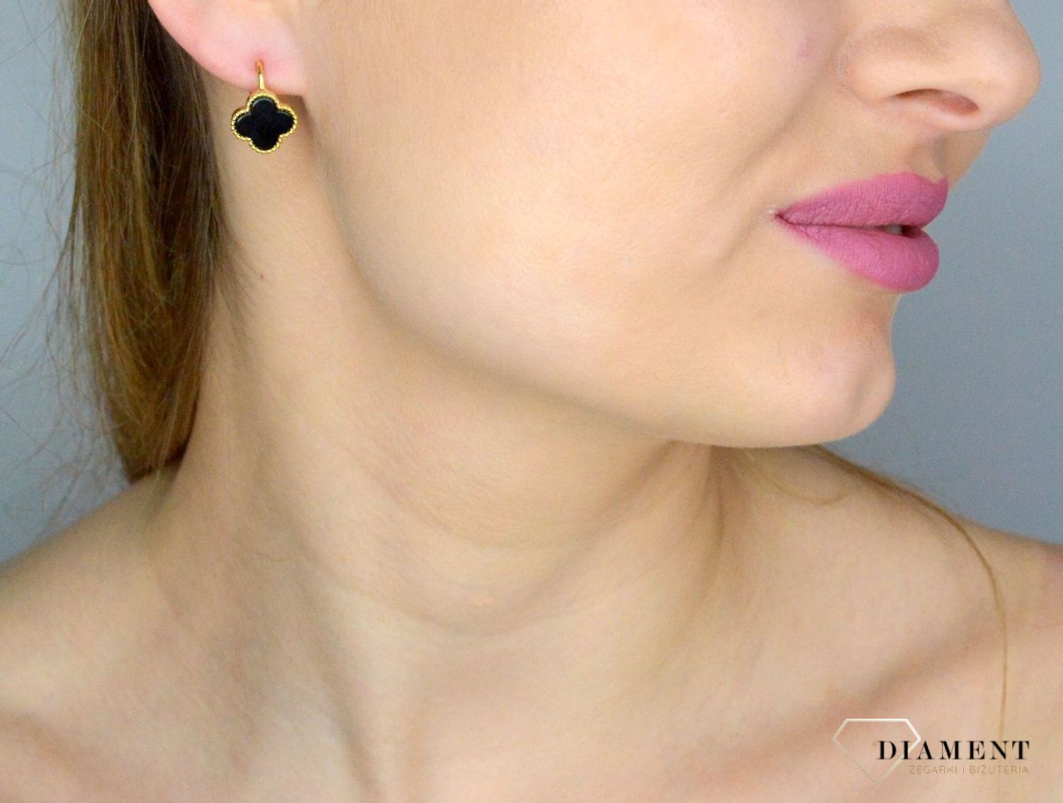 Srebrne kolczyki 925 pozłacane koniczyny z onyksem JMAS7043XE00. Srebrne kolczyki damskie koniczynki.jpg