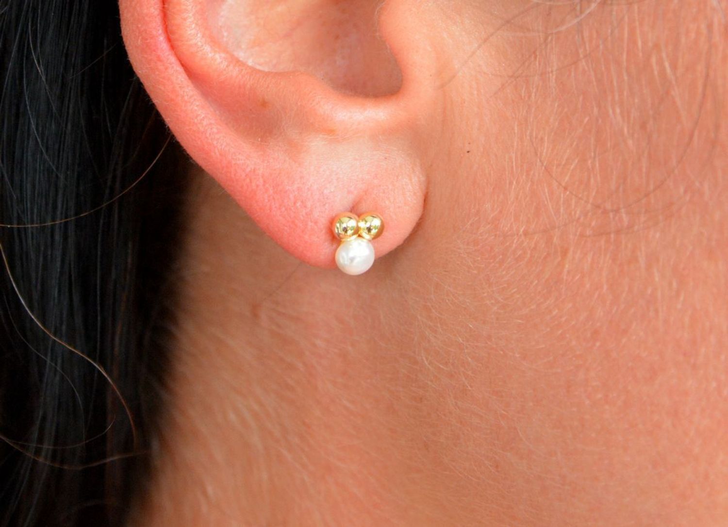 Srebrne kolczyki damskie 925 pozłacane wkrętki z perełką JMAS7052GE00.jpg