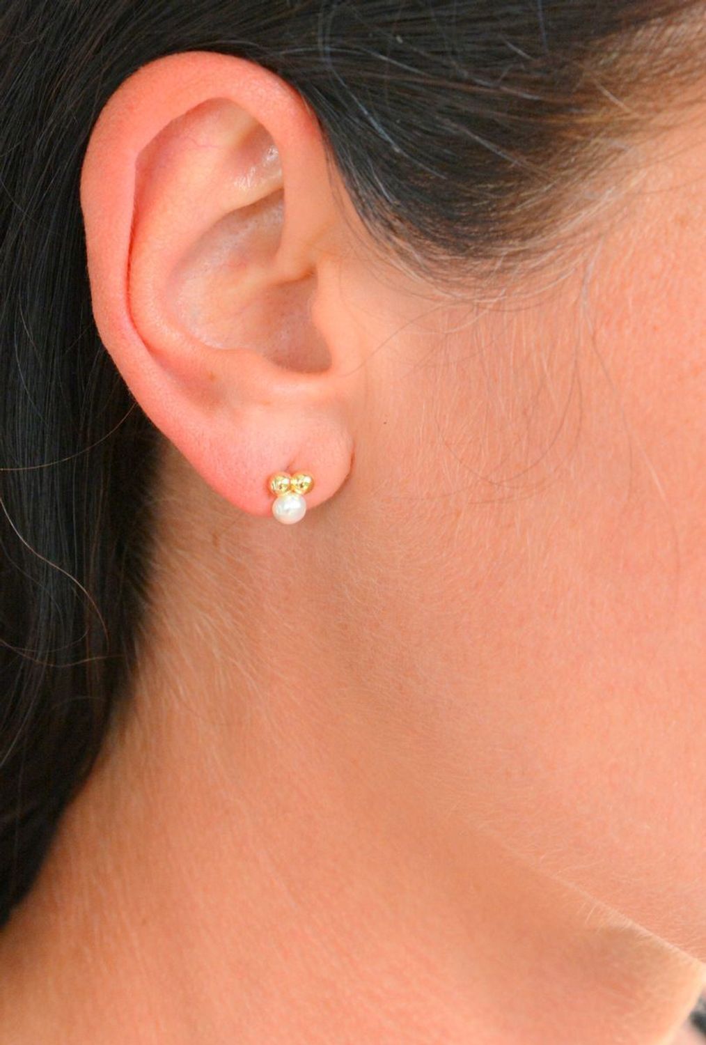 Srebrne kolczyki damskie 925 pozłacane wkrętki z perełką JMAS7052GE00.jpg