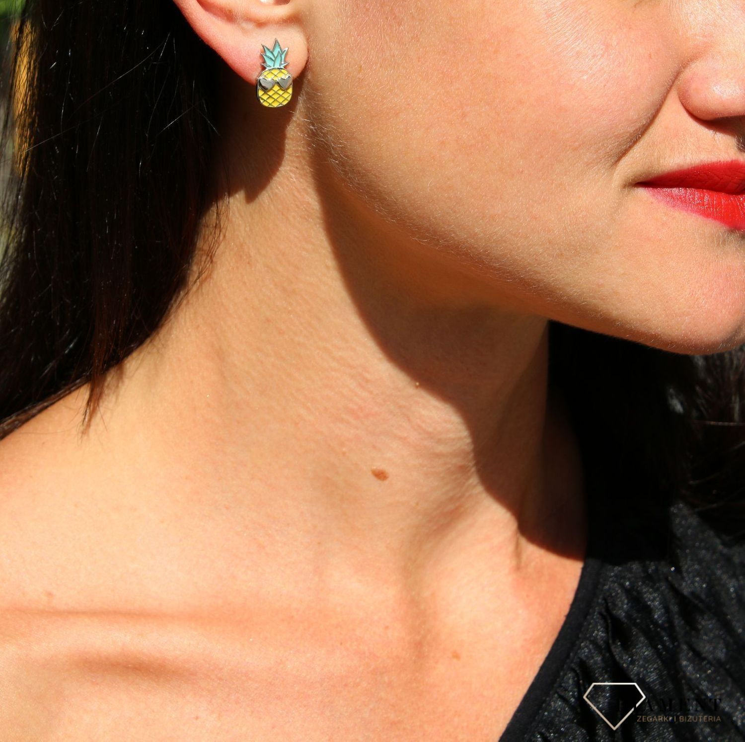 Srebrne kolczyki wiszące na lato Wesołe Ananasy JMAS8030SE00 🍍  Kolczyki na lato 🌞 (1).png