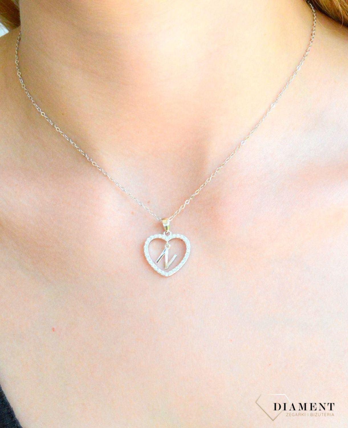 Srebrny naszyjnik damski 925 literka N w sercu z cyrkoniami JMAS900NSN. Srebrny naszyjnik damski. Naszyjnik srebrny z cyrkoniami. Naszyjnik z literką w sercu. Naszyjnik z literką na prezent..jpg