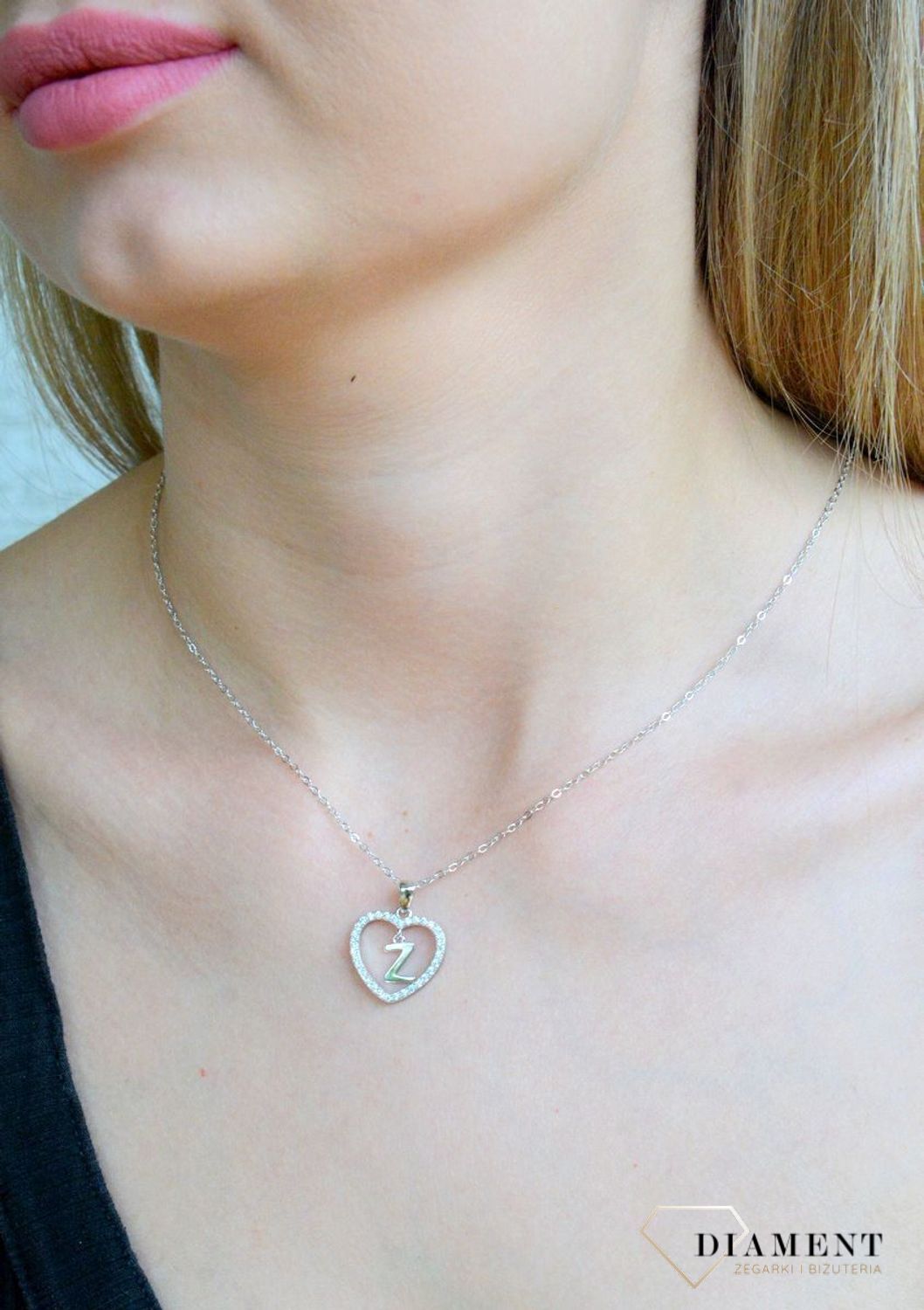 Srebrny naszyjnik damski 925 literka Z w sercu z cyrkoniami JMAS900ZSN. Srebrny naszyjnik damski. Naszyjnik srebrny z cyrkoniami. Naszyjnik z literką w sercu. Naszyjnik z literką na prezent (2).jpg