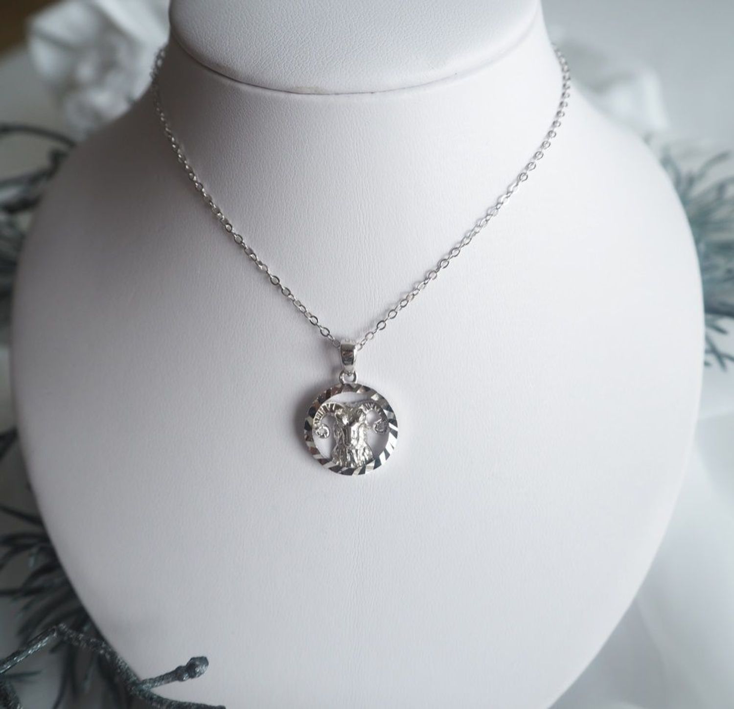 Naszyjnik znak zodiaku Baran JMAS9404SN45 (2).jpg