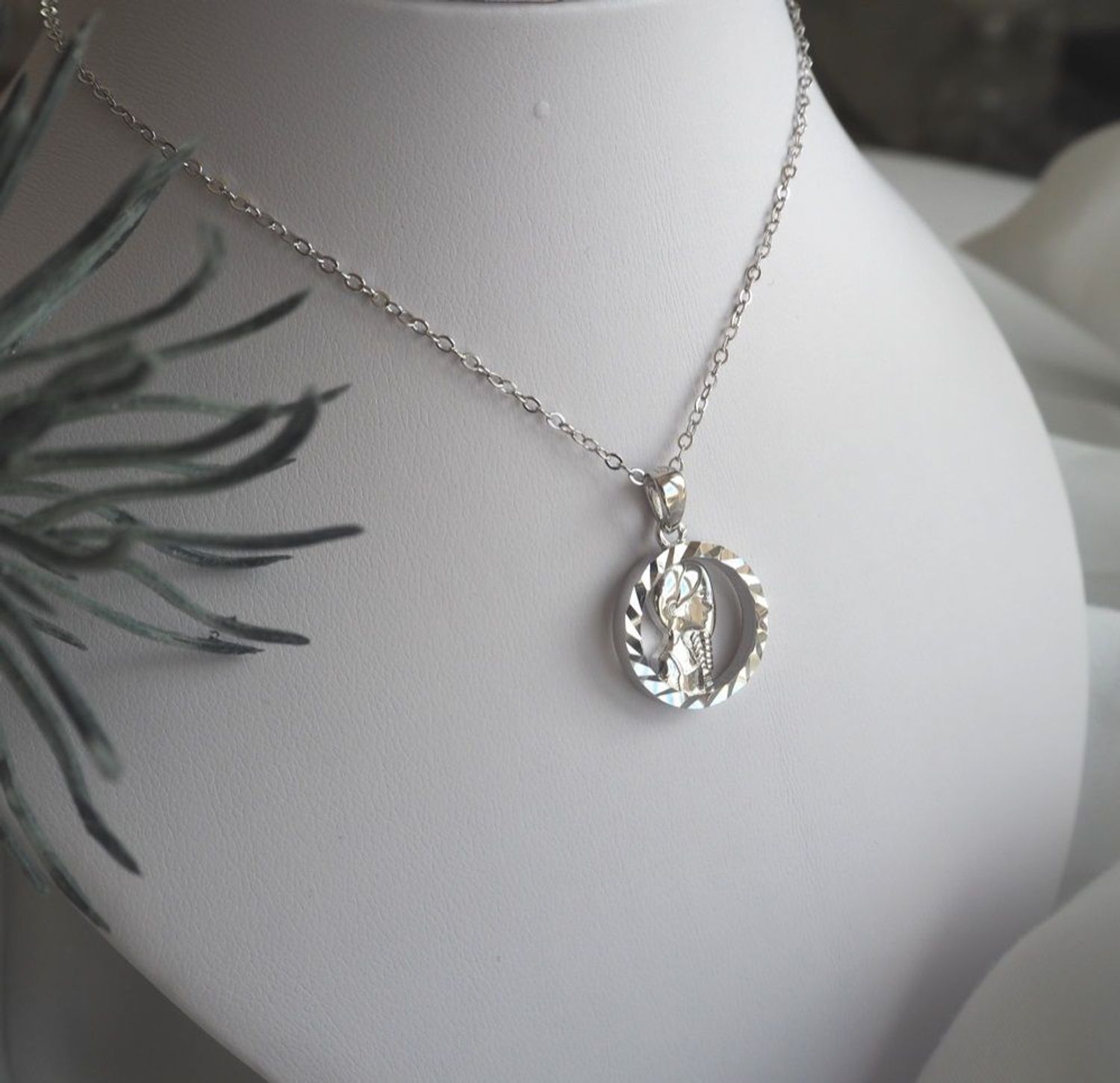 Naszyjnik znak zodiaku- Panna JMAS9409SN45.jpg