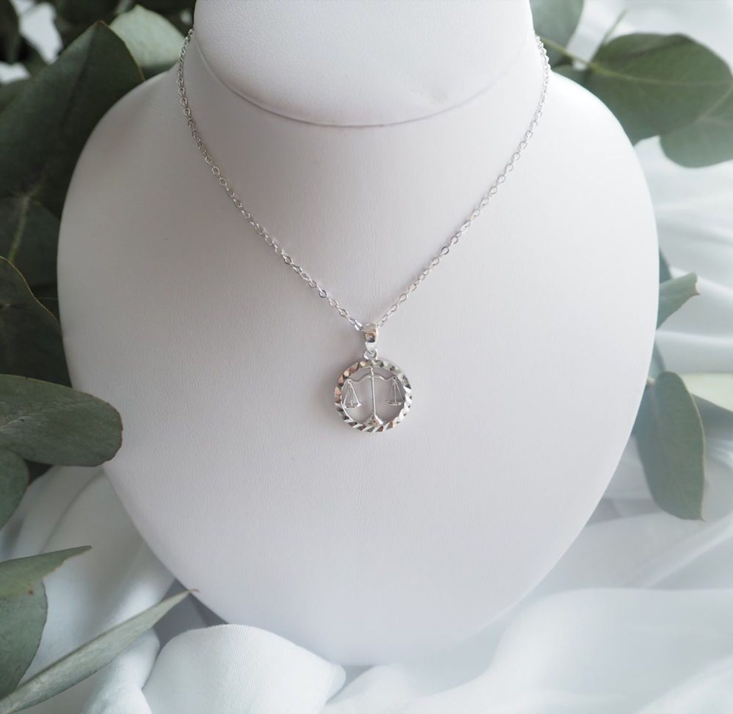 Naszyjnik srebrny znak zodiaku Waga JMAS9410SN45.jpg