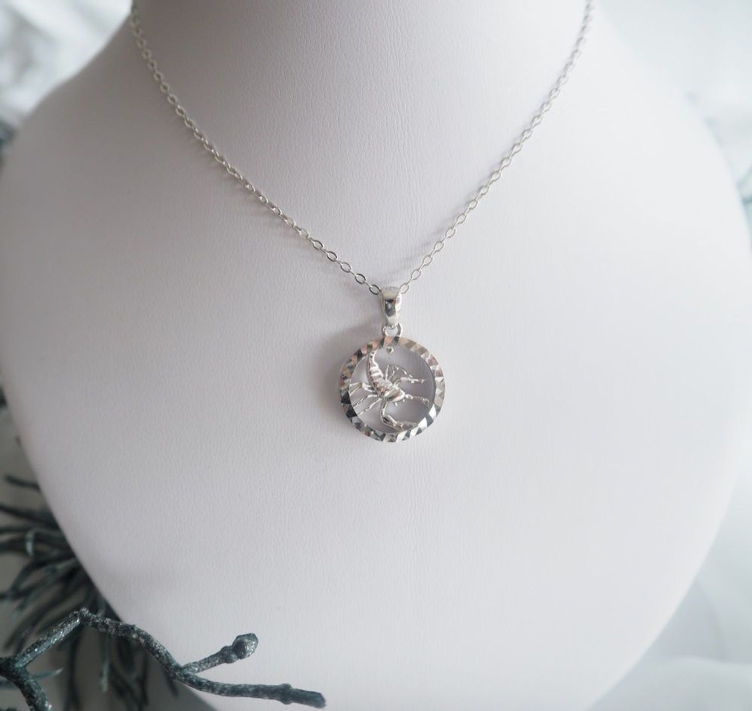 Naszyjnik srebrny znak zodiaku- SKORPION JMAS9411SN45.jpg