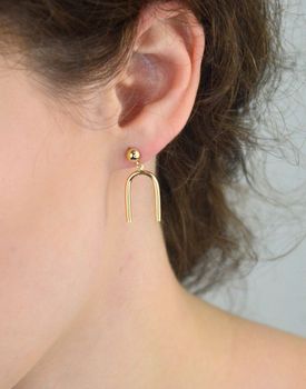 Kolczyki MINET z 14-karatowego złota (Au 585) z ozdobnymi kulkami. Eleganckie, lekkie i wygodne. Wysokość 2,7 cm, szerokość 12 mm, waga 1,70 g. Idealne na co dzień i na prezent (1).JPG