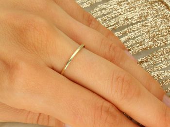 Złoty pierścionek z koniczynką z masy perłowej  Au 585  JMG0143WGR  1,10 g tył.jpg