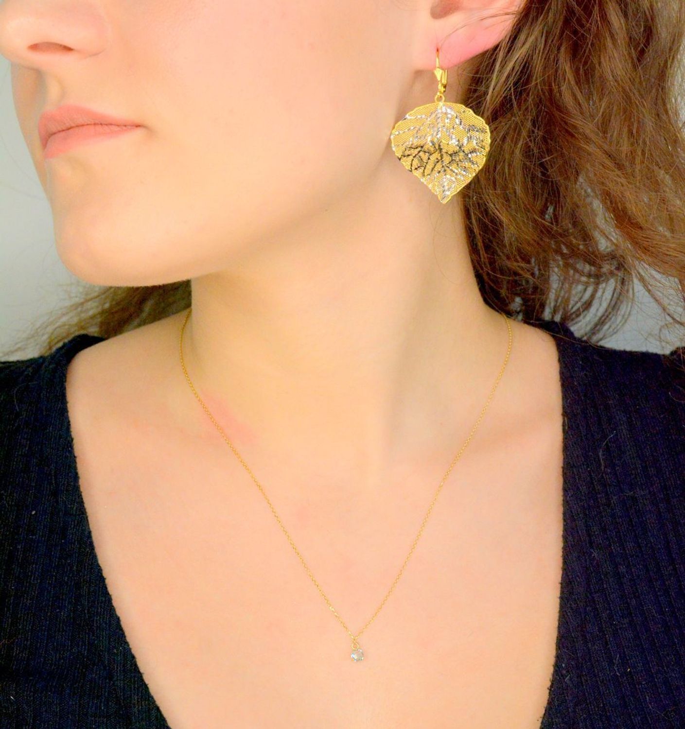 Naszyjnik złoty niebieska cyrkonia próba 585, JMG0158AGN Złoty naszyjnik damski 585 celebrytka z niebieską, delikatną cyrkonią. Delikatny naszyjnik wykonany z 1celebrytka.jpg