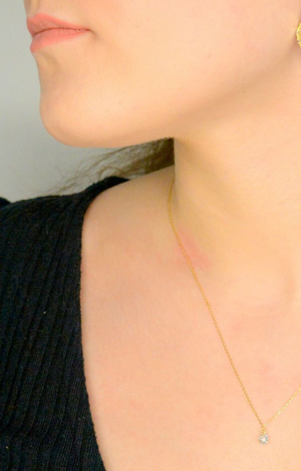 Naszyjnik złoty niebieska cyrkonia próba 585, JMG0158AGN Złoty naszyjnik damski 585 celebrytka z niebieską, delikatną cyrkonią. Delikatny naszyjnik wykonany z 1celebrytka.jpg