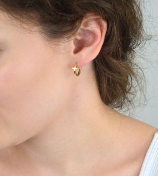 Złote kolczyki damskie próby 585 – kółka z elementem krzyża. Gładkie wykończenie, zapięcie na zatrzask, długość 1,5 cm, waga 2,15 g. Eleganckie i symboliczne (4).JPG