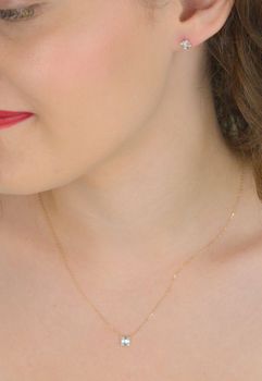 Złoty naszyjnik JN1656Y z 10 diamentami GHSI 0,15ct. Próba 585, waga 1,20 g, długość 45 cm. Elegancja z geometrycznym akcentem – idealny na prezent (1).JPG
