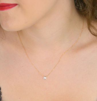 Złoty naszyjnik JN1656Y z 10 diamentami GHSI 0,15ct. Próba 585, waga 1,20 g, długość 45 cm. Elegancja z geometrycznym akcentem – idealny na prezent (3).JPG