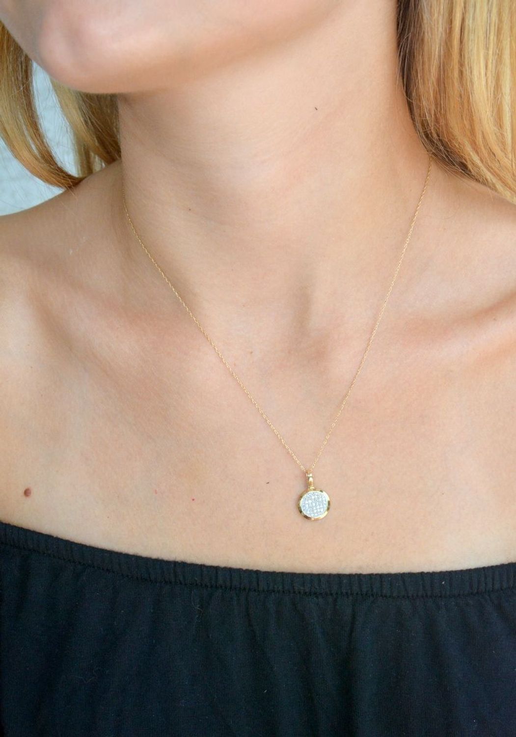 Zawieszka złota Okrągły medalion z 37 Diamentami 585 JP5471Y (2).jpg