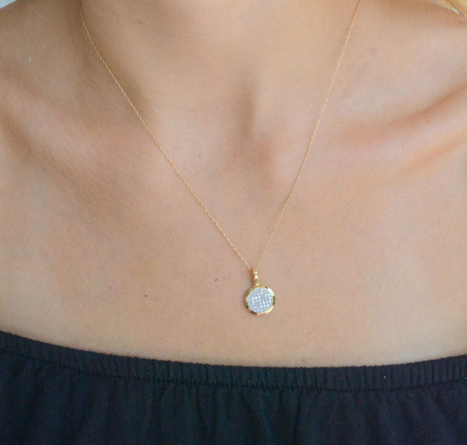 Zawieszka złota Okrągły medalion z 37 Diamentami 585 JP5471Y (2).jpg