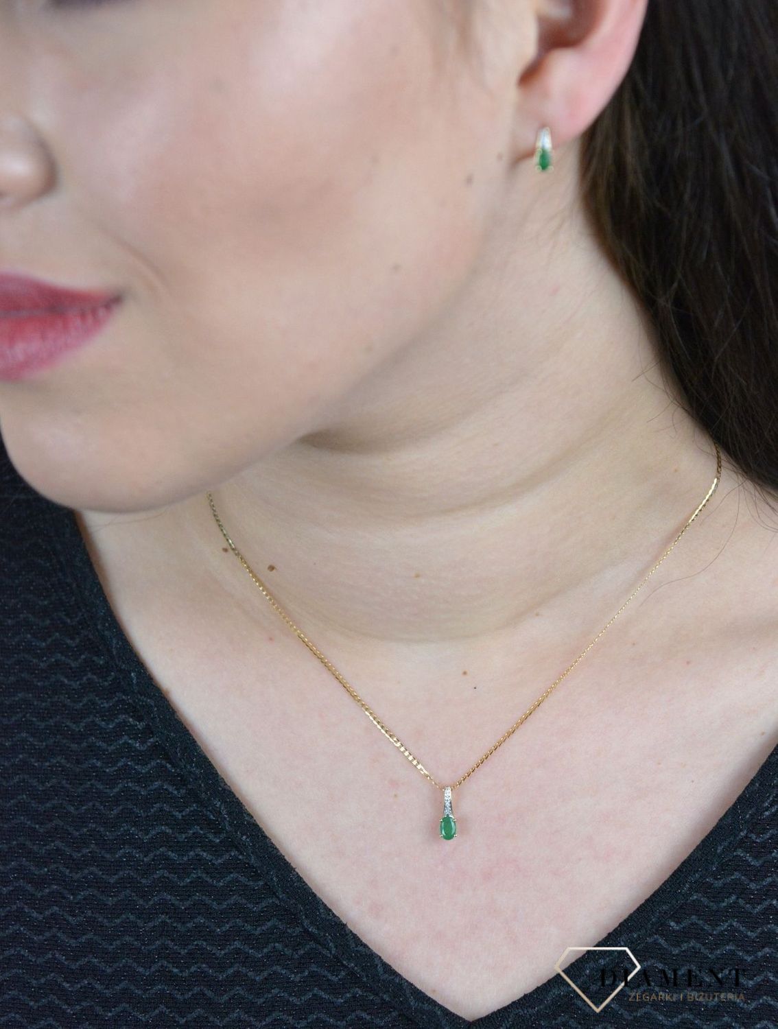 Złota zawieszka z Diamentami i Szmaragdem JP6341EMY.jpg