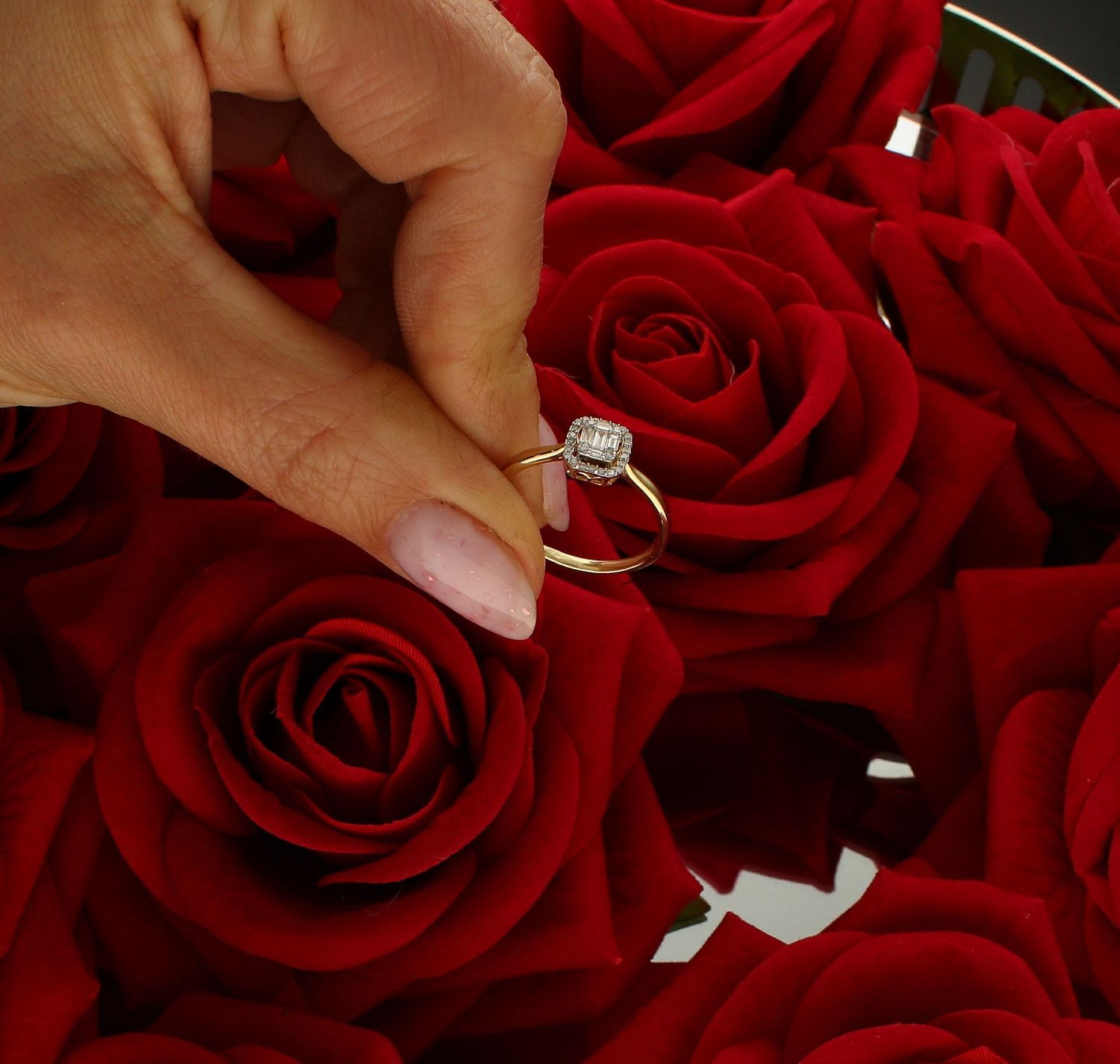 Pierścionek złoty Prostokątna korona Diamentów 585 rozmiar 13 (1).jpg