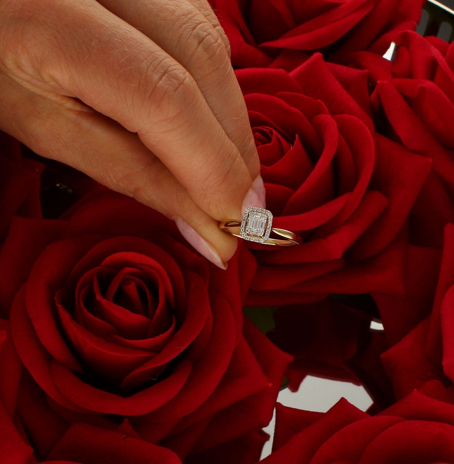 Pierścionek złoty Prostokątna korona Diamentów 585 rozmiar 17 (4).jpg