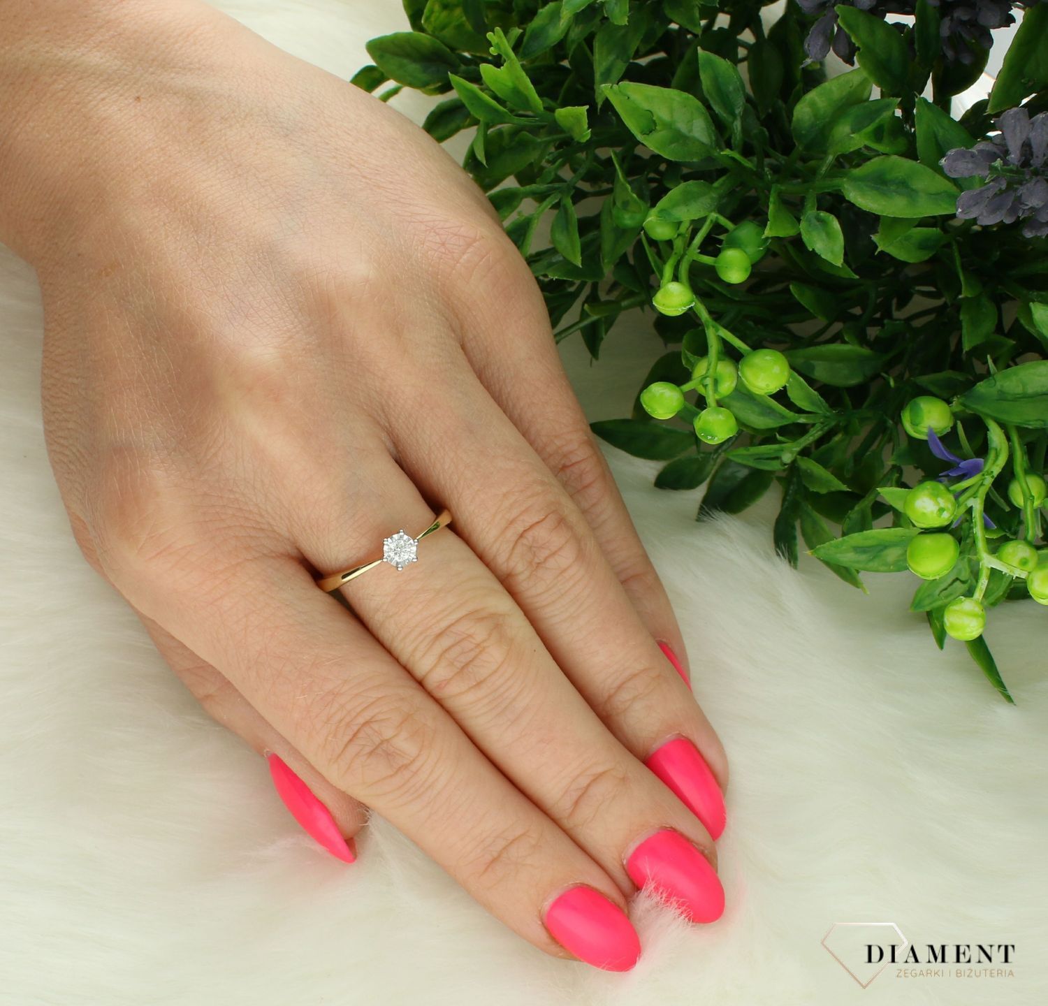Pierścionek złoty damski 585 Ponadczasowy pierścionek z jednym Diamentem 0,11 ct JR18216Y.jpg