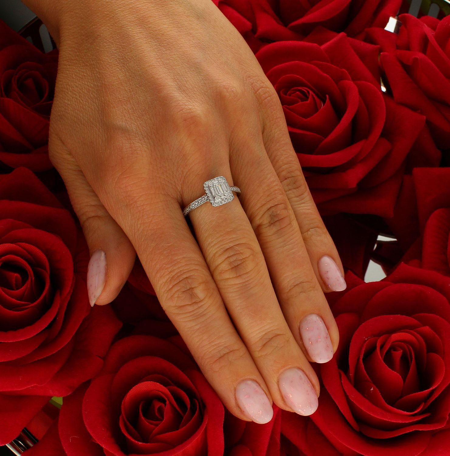 Pierścionek białe złoto Diamenty o formie Bagietki 585 rozmiar 11 (4).jpg