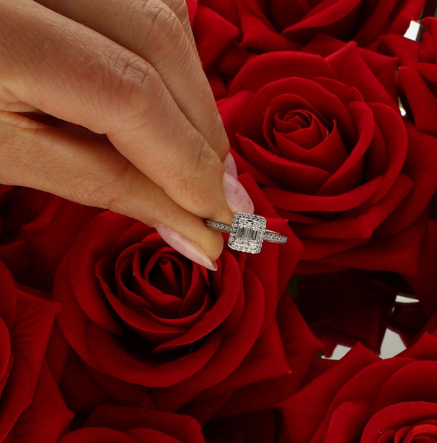 Pierścionek białe złoto Diamenty o formie Bagietki 585 rozmiar 11 (4).jpg