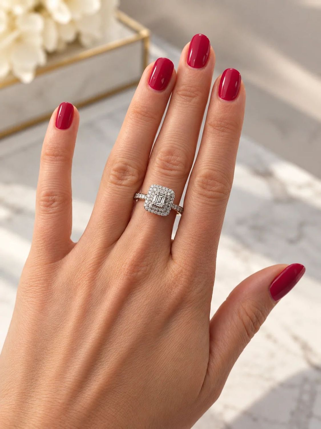 Efektowny złoty pierścionek damski 585 z 65 diamentami 0,75 ct (2).jpg