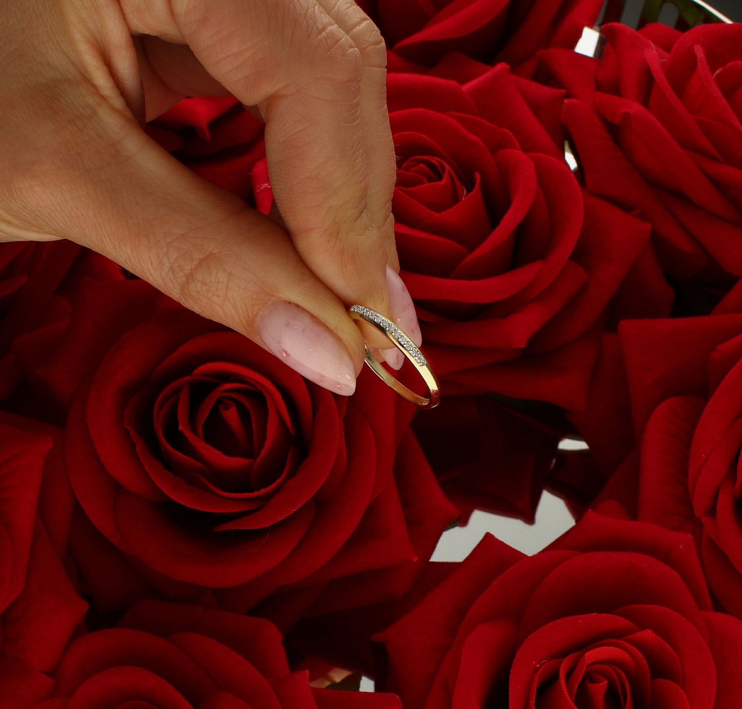 Pierścionek złoty Rings wysadzany Diamentami 585 rozmiar 15 (4).jpg