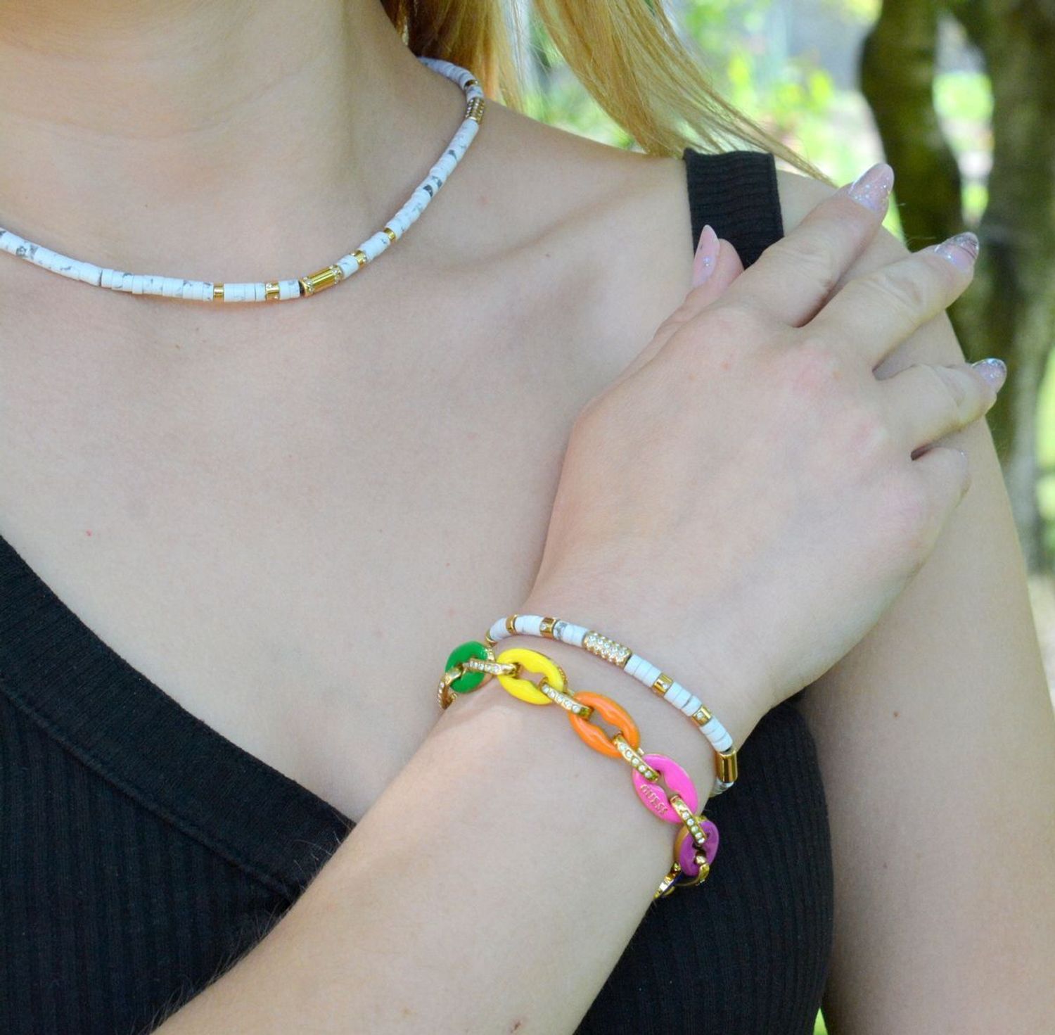 Bransoletka damska GUESS z kolorowymi ogniwkami JUBB01413JWYGMCL. Bransoletka damska Guess. Bransoletka stalowa Guess. Bransoletka z kolorowymi ogniwkami Guess. Idealna bransoletka na prezent..jpg