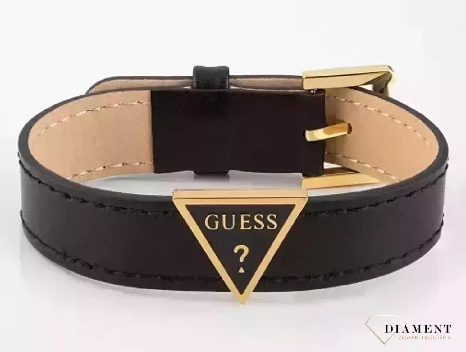 Bransoletka GUESS czarna skóra z logiem JUBB01495JWYGBK. Bransoletka GUESS skórzany pasek ze stalowym zapięciem w kolorze złotym. Bransoletka  Guess w kolorze czarnym ze złotym elementem ozdobnym.webp