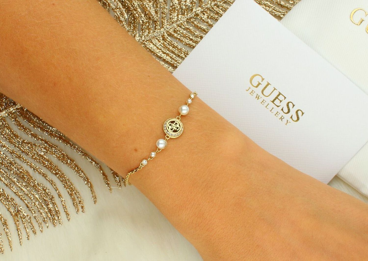 Bransoletka Damska Guess Tiny Pearly JUBB05516JWYGS – Stal Szlachetna z Kryształkami.jpg