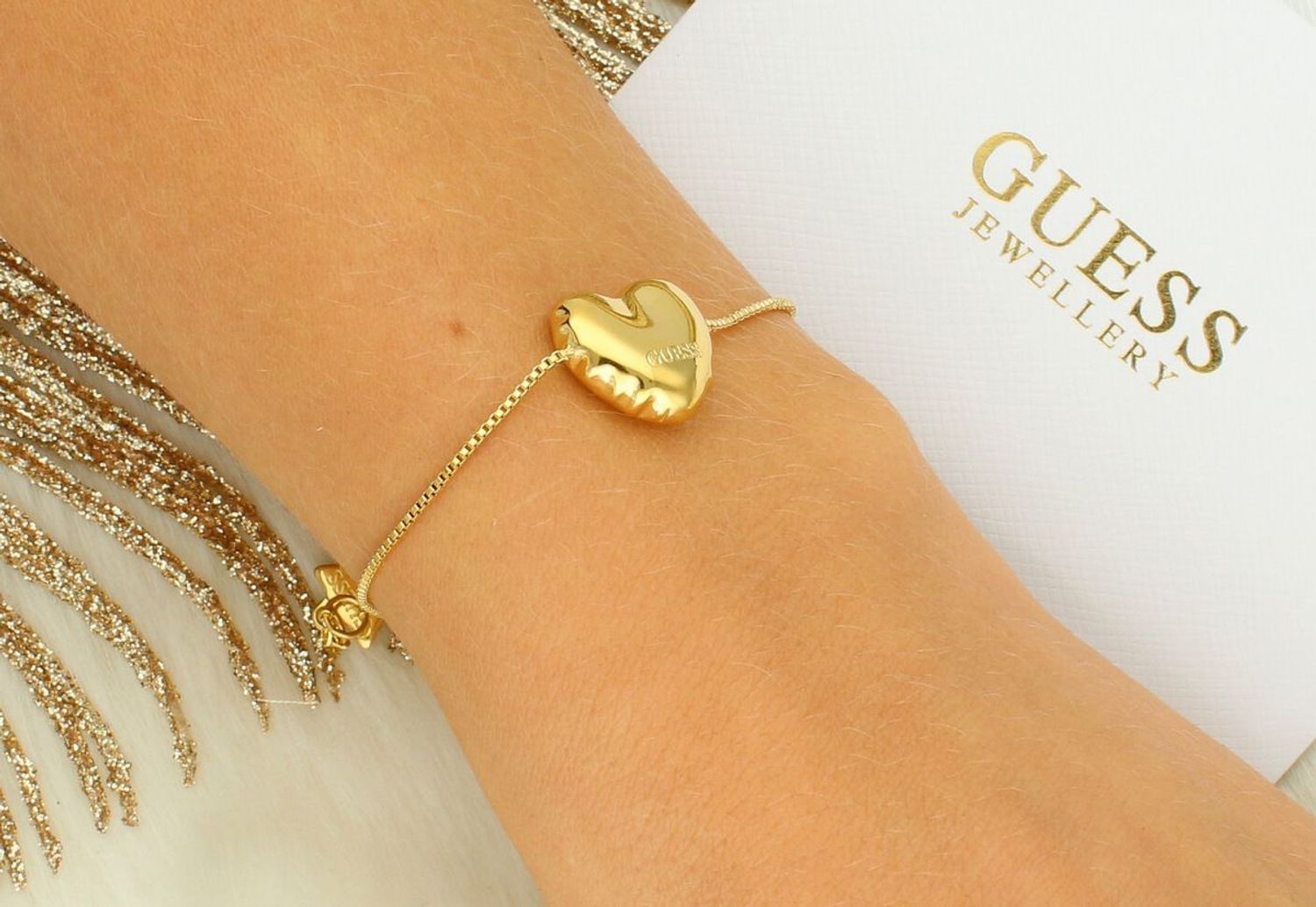 Damska Bransoletka Guess Iconique JUBB05542JWYG – Stal Szlachetna z Serduszkiem.jpg