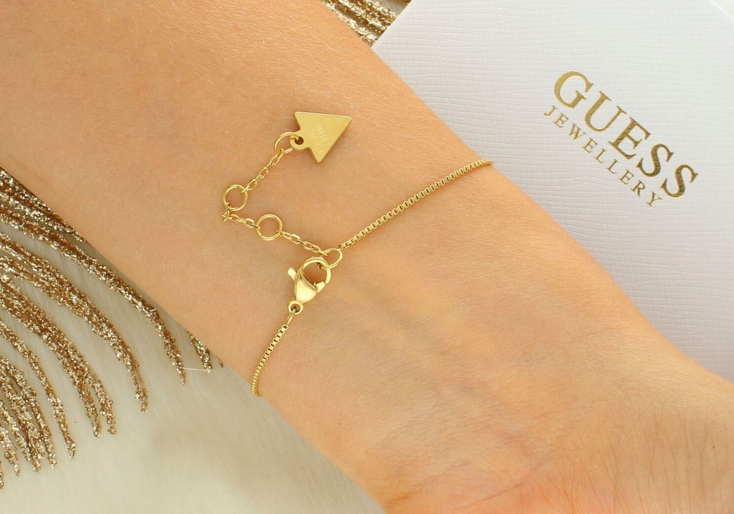 Damska Bransoletka Guess Iconique JUBB05542JWYG – Stal Szlachetna z Serduszkiem.jpg