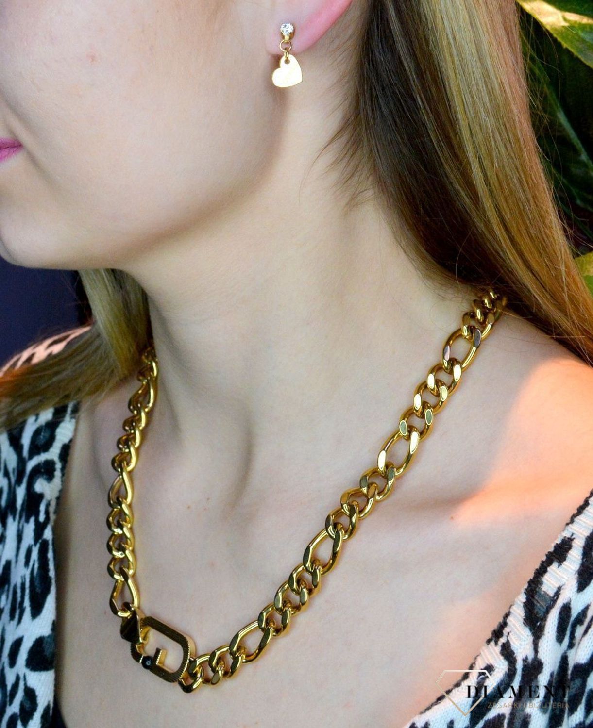 Kolczyki damskie GUESS przy uchu z cyrkoniami i serduszkami JUBE01083JWYGT.jpg