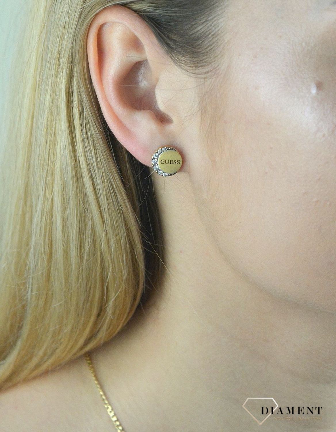 kolczyki-zlote-guess-fazy-ksiezyca-z-cyrkoniami-ube01195jwygtu.-kolczyki-guess-moon-phases.-kolczyki-wykonane-z-najwyzszej-jakosci-stali-w-kolorze-zlota..jpg