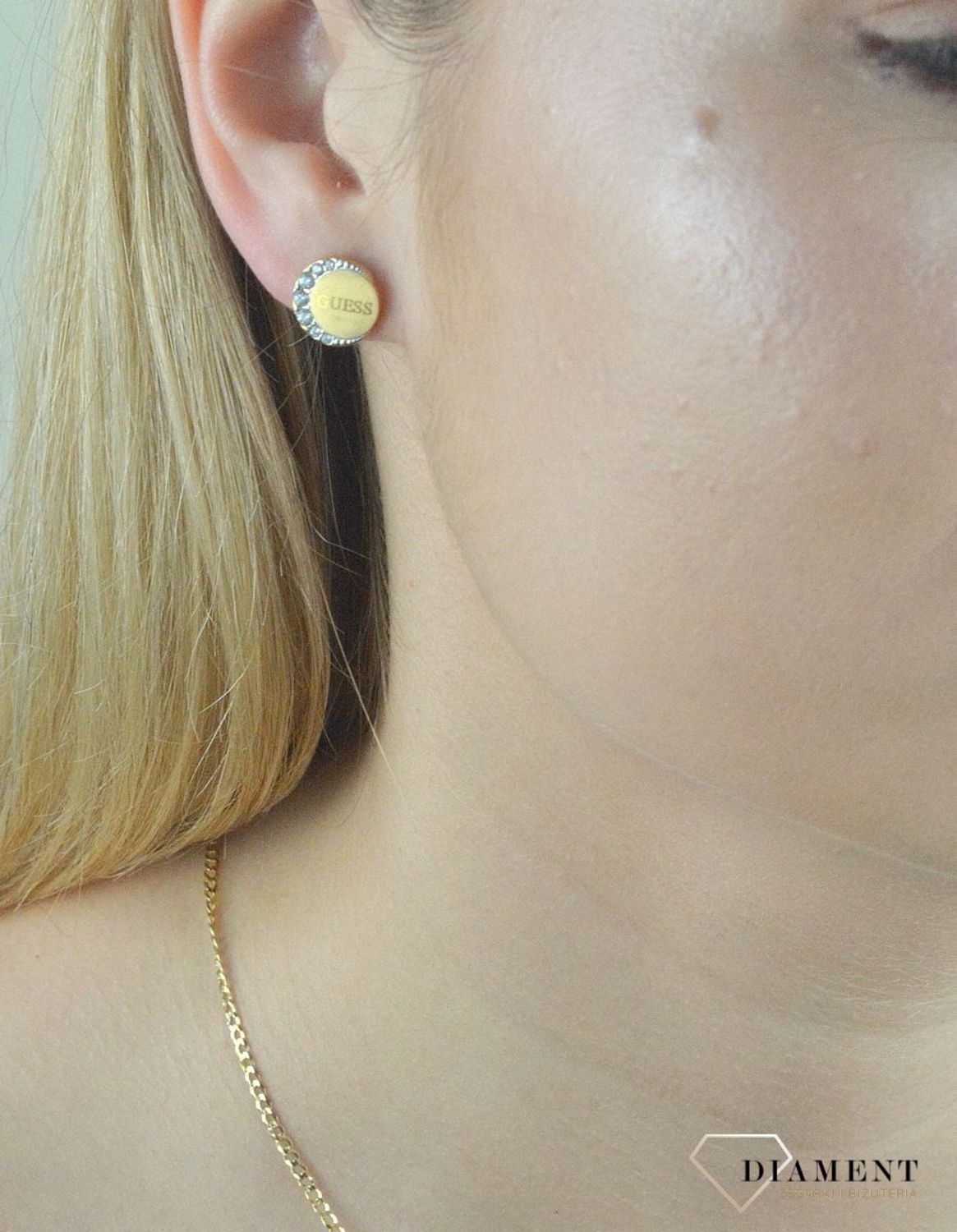 kolczyki-zlote-guess-fazy-ksiezyca-z-cyrkoniami-ube01195jwygtu.-kolczyki-guess-moon-phases.-kolczyki-wykonane-z-najwyzszej-jakosci-stali-w-kolorze-zlota..jpg