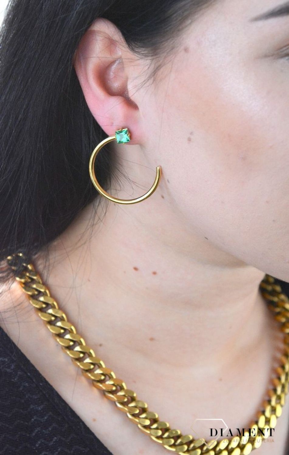 Kolczyki GUESS otwarte koło z zielona cyrkonią JUBE01229JWYGTU.jpg