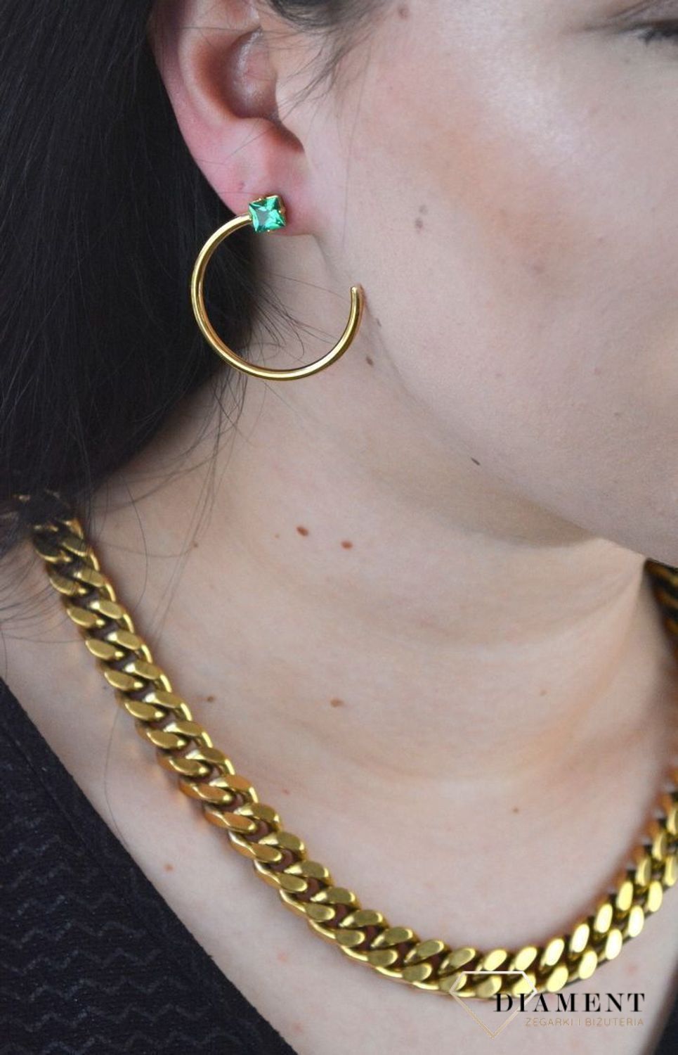 Kolczyki GUESS otwarte koło z zielona cyrkonią JUBE01229JWYGTU.jpg