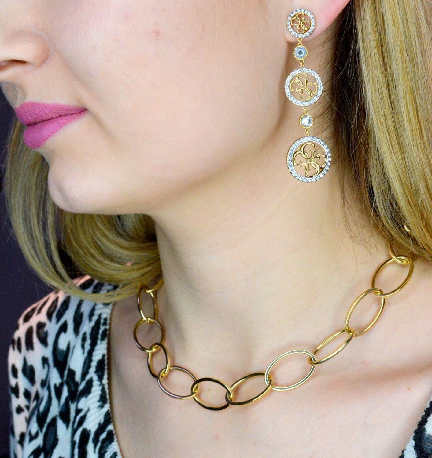 Kolczyki złote damskie GUESS wiszące z cyrkoniami JUBE02144JWYGTU.jpg