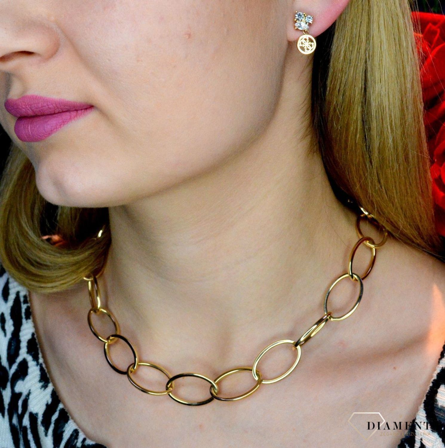 Złote kolczyki damskie GUESS liście logo Guess JUBE02153JWYGTU..jpg