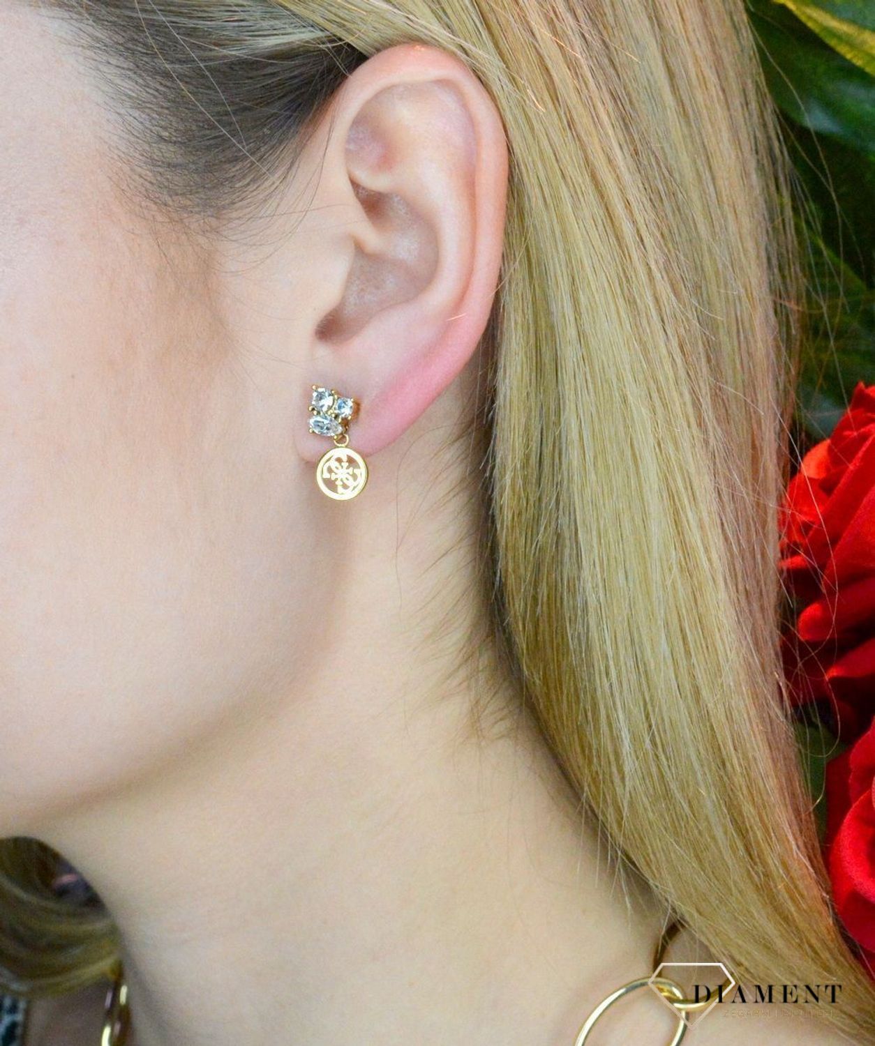 Złote kolczyki damskie GUESS liście logo Guess JUBE02153JWYGTU..jpg