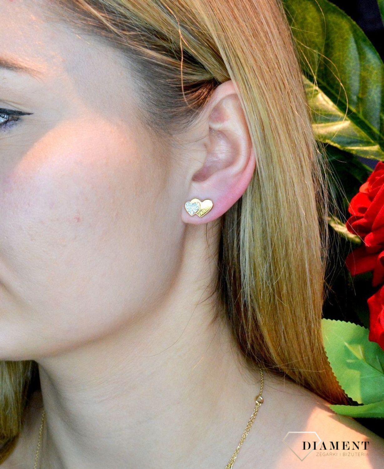Złote kolczyki damskie GUESS stalowe 'Podwójne serca' JUBE02174JWYGT.jpg