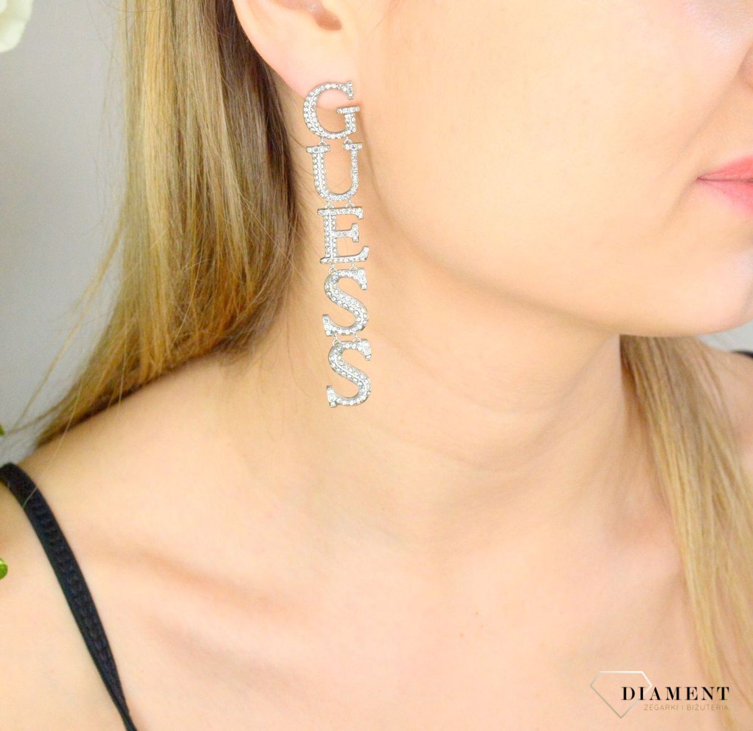Kolczyki GUESS stalowe duży napis Guess z cyrkonią JUBE02219JWRHT-u.jpg